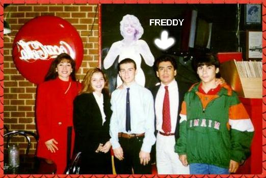 FREDDY Y FLIA.